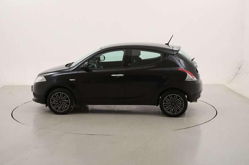 Usata Lancia Ypsilon Gold 69 CV (50 kW) 2021 Nero Utilitaria