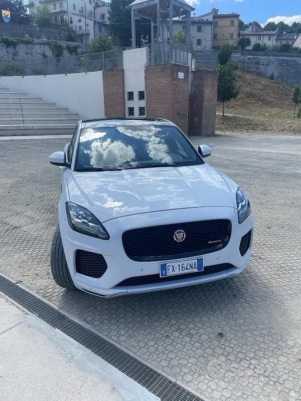 Usata Jaguar E-Pace R-Dynamic 180 CV (132 kW) 2019 Bianco SUV