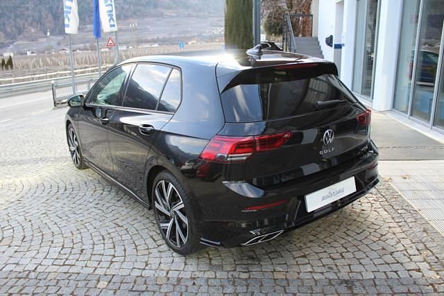 Usata VW Golf VIII R-line 150 CV (110 kW) 2024 Nero Berlina