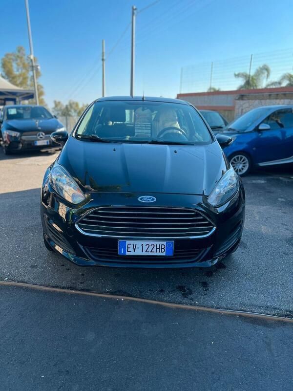 Usata Ford Fiesta Titanium 96 CV (70 kW) 2014 Nero Utilitaria