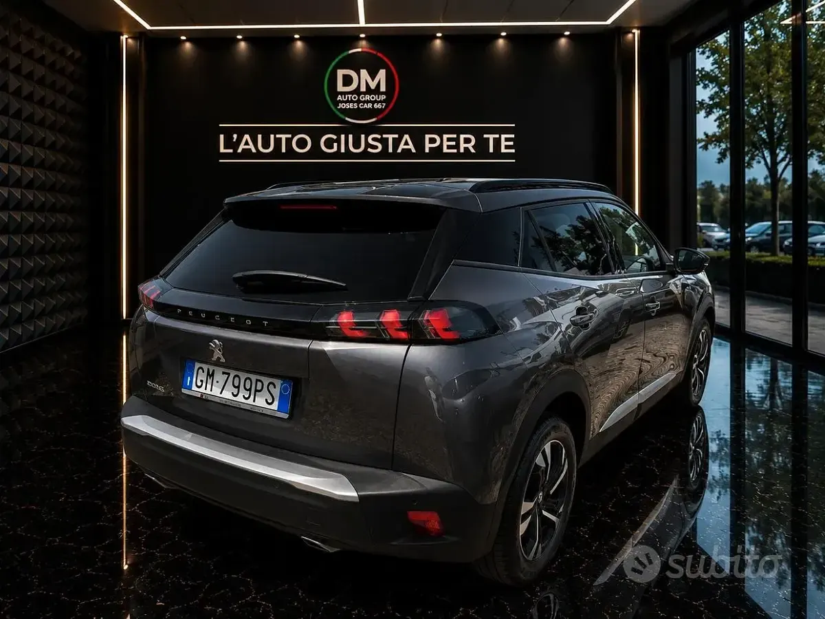 Usata Peugeot 2008 Allure 130 CV (95 kW) 2023 Grigio SUV