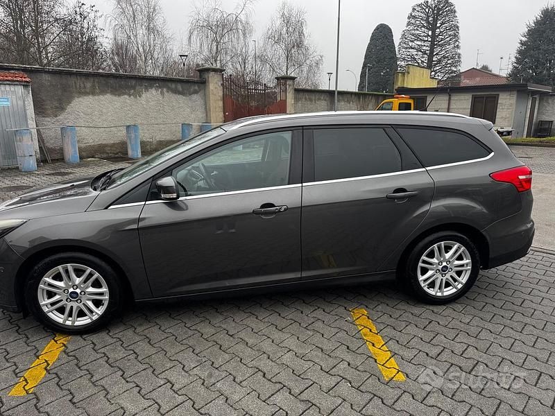 Usata Ford Focus Titanium 95 CV (69 kW) 2015 Grigio Station wagon