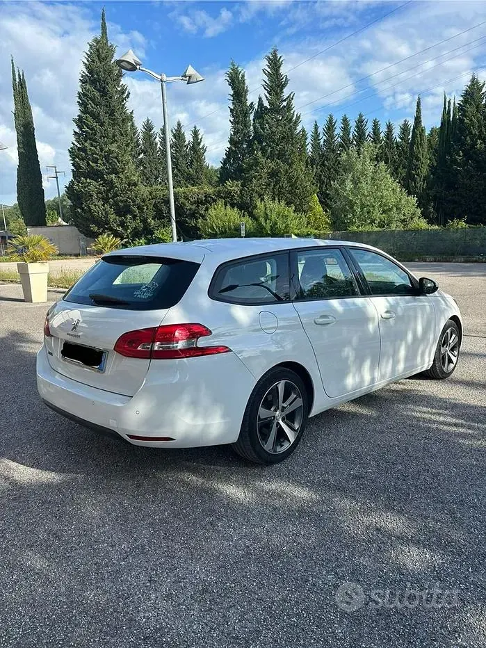 Gebraucht Peugeot 308 120 PS (88 kW) 2017 Weiß Kombi