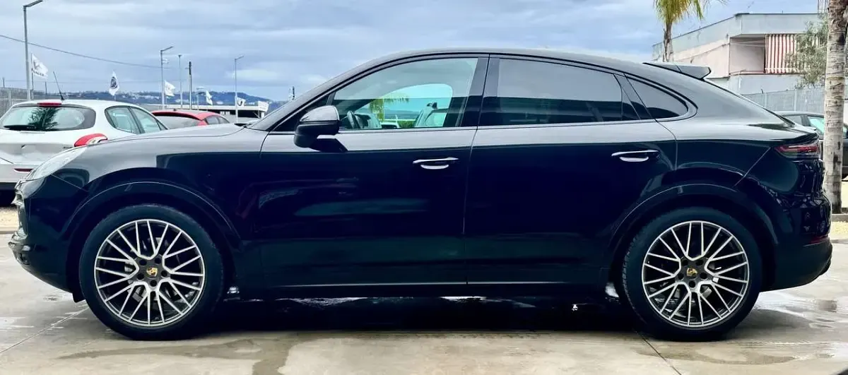 Usata Porsche Cayenne Platinum Edition 340 CV (250 kW) 2022 Nero SUV