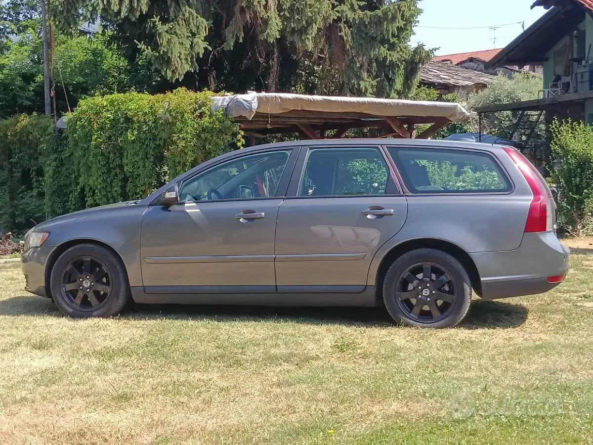 Usata Volvo V50 109 CV (80 kW) 2010 Grigio Station wagon