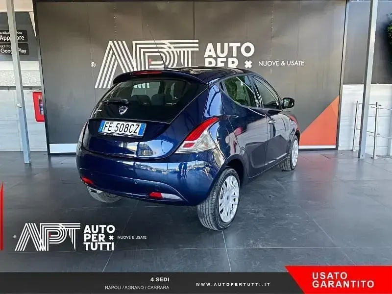 Usata Lancia Ypsilon Gold 95 CV (69 kW) 2016 Blu Utilitaria