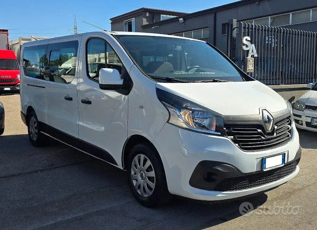 Begagnad Renault Trafic Intens 121 HK (88 kW) 2019 Vit Minibuss