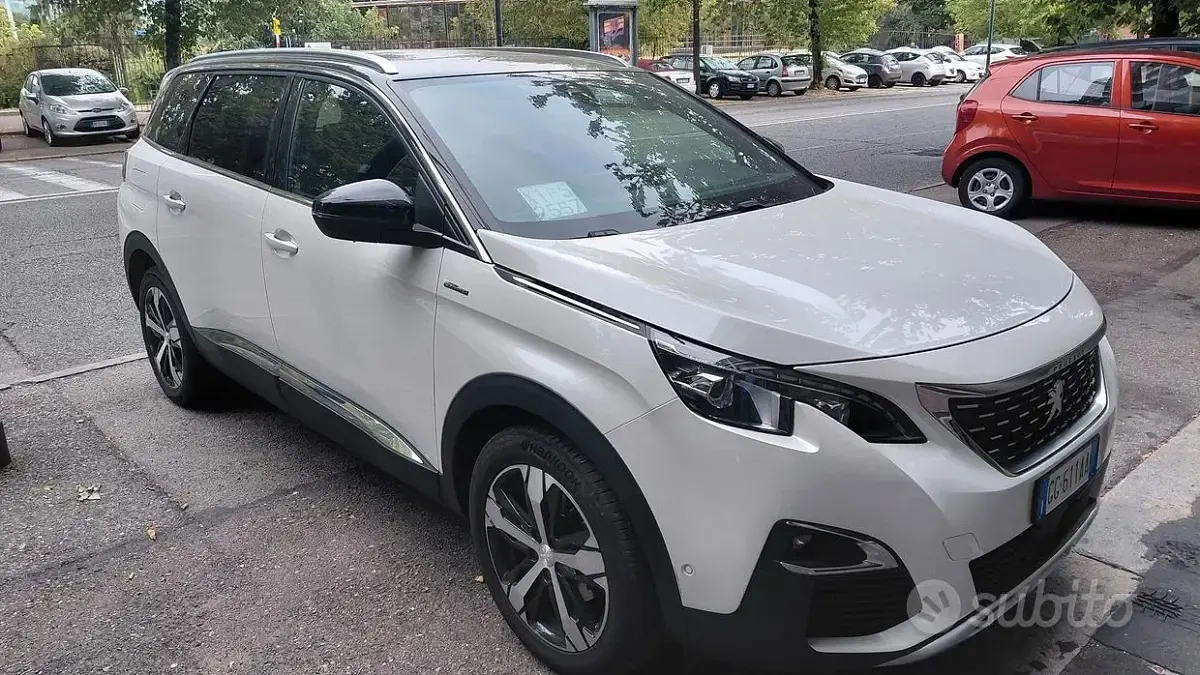 Usata Peugeot 5008 GT 131 CV (96 kW) 2021 Bianco SUV