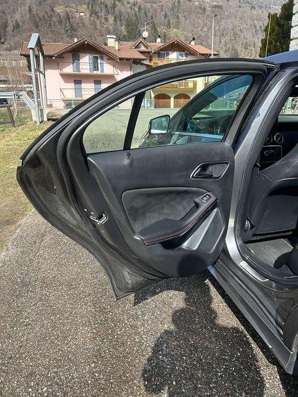 Usata Mercedes A180 Premium 109 CV (80 kW) 2013 Grigio Berlina