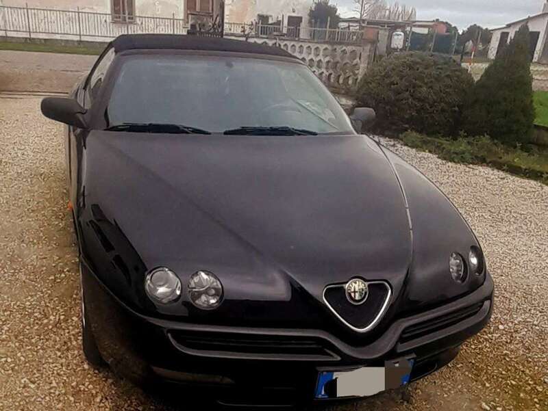 Usato 2000 Alfa Romeo Spider 1.7 Benzin 144 CV (13.000 €)