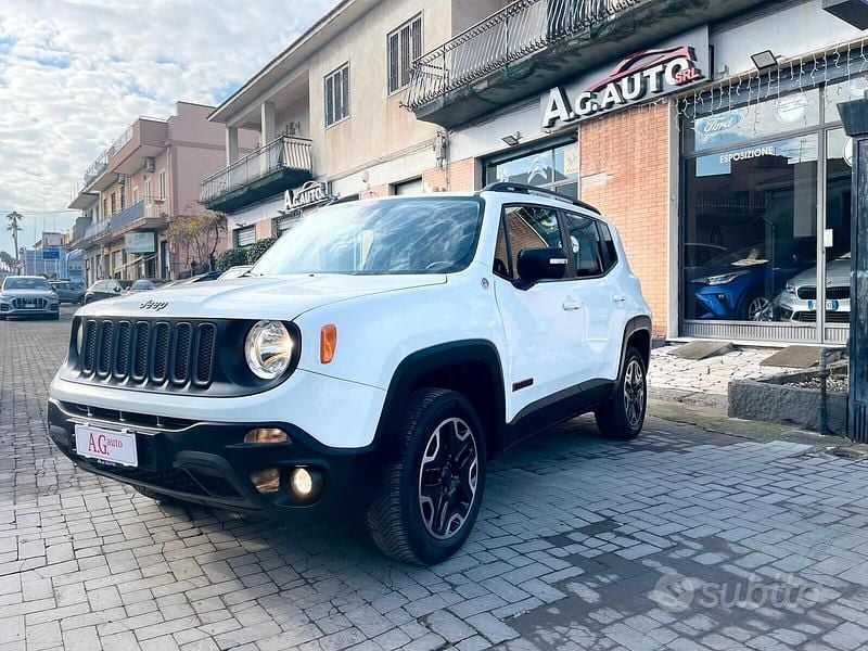 Usata Jeep Renegade Trailhawk 170 CV (125 kW) 2015 Bianco SUV