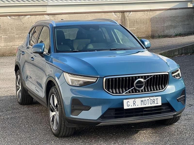 Usata Volvo XC40 Core 129 CV (94 kW) 2023 Blu/azzurro SUV