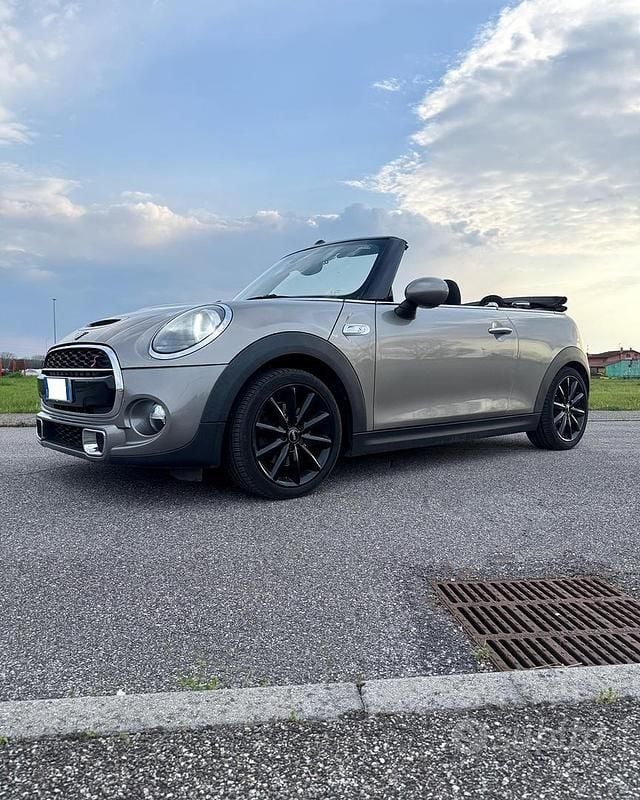 Usata Mini Cooper S Cabriolet 192 CV (141 kW) 2018 Grigio Cabrio