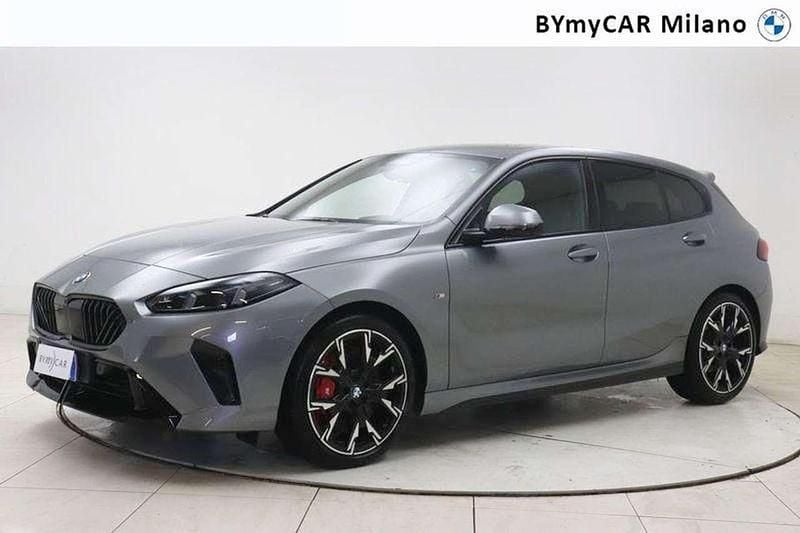 Skyscraper grey metallic Usata 2025 BMW 118 M Sport Due volumi | 30.000 € (Super prezzo) - Immagine 1/3