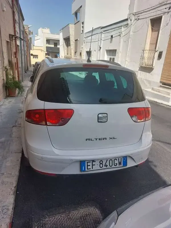 Usata Seat Altea XL Stylance 105 CV (77 kW) 2011 Bianco Monovolume