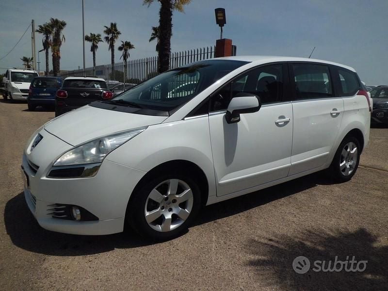 Usata Peugeot 5008 Allure 115 CV (84 kW) 2012 Bianco Monovolume