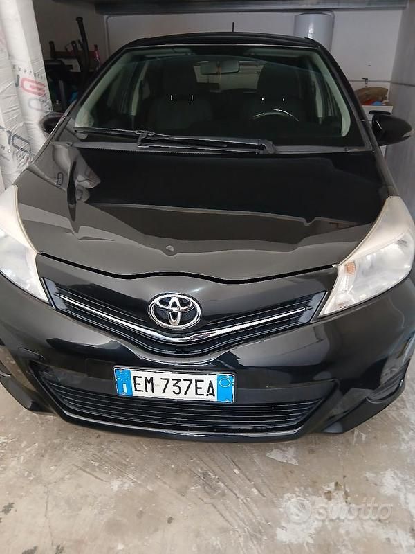 Usata Toyota Yaris 90 CV (66 kW) 2013 Utilitaria