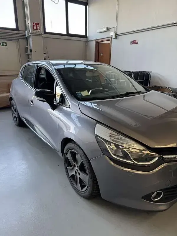 Usata Renault Clio IV 64 CV (47 kW) 2014 Berlina