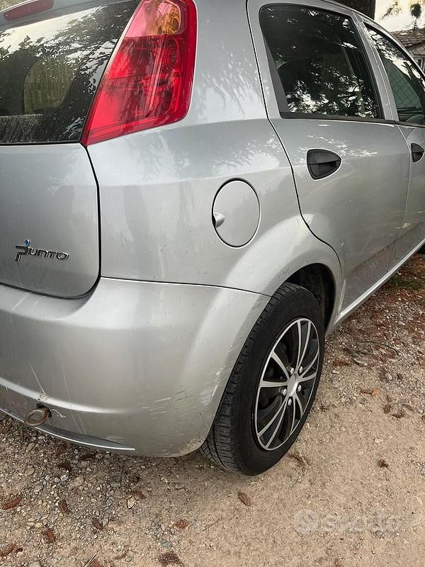 Usata Fiat Grande Punto 65 CV (47 kW) 2007 Grigio Utilitaria