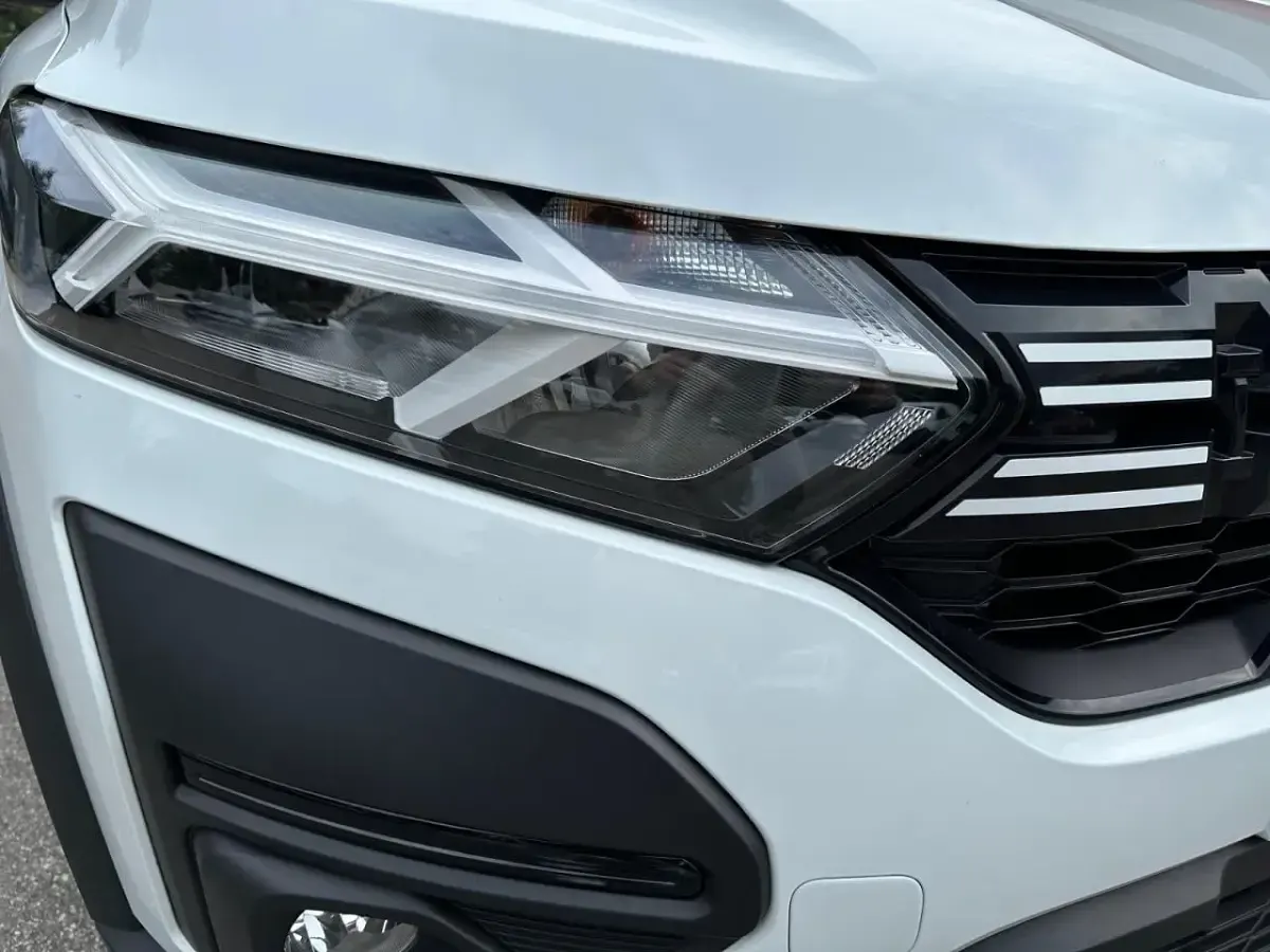 Usata Dacia Sandero Comfort 101 CV (74 kW) 2023 Bianco Utilitaria