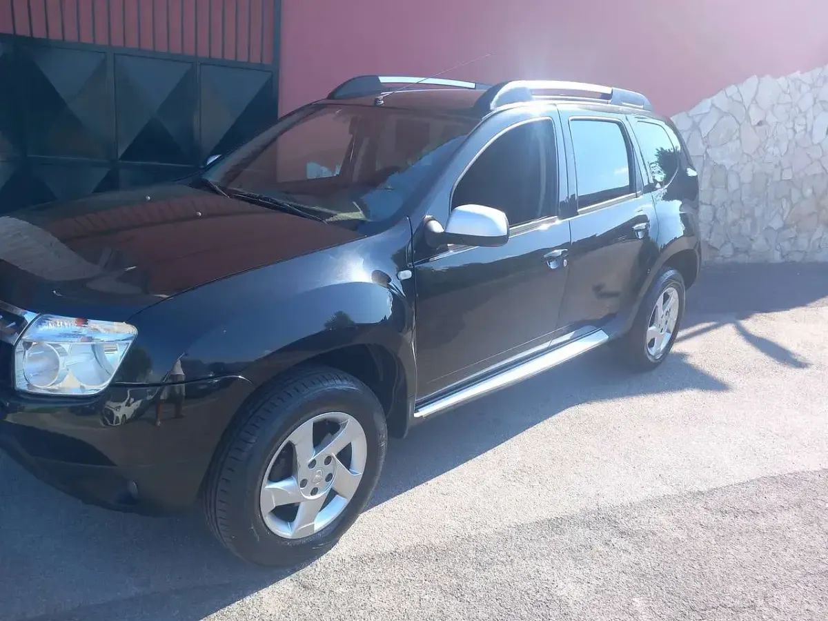 Usata Dacia Duster Lauréate 107 CV (78 kW) 2011 Nero SUV
