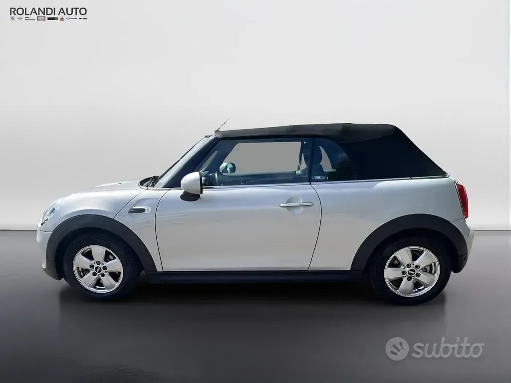 Usata Mini Cooper D Cabriolet 116 CV (85 kW) 2019 Argento Cabrio