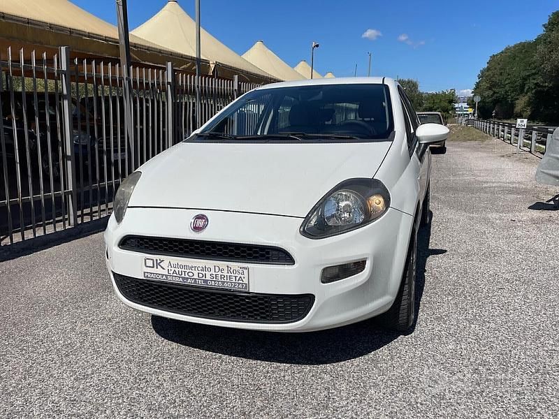 Usata Fiat Grande Punto 82 CV (60 kW) 2012 Bianco Utilitaria