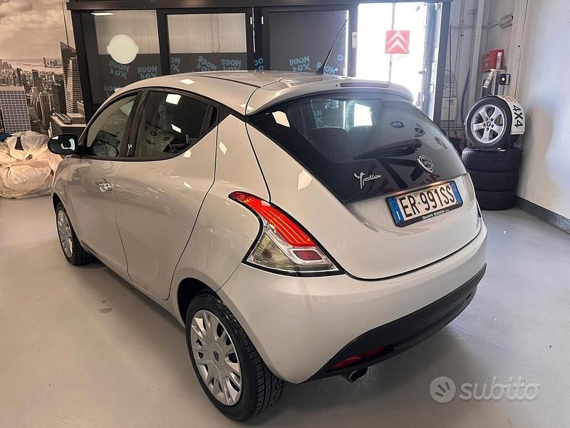 Usata Lancia Ypsilon Silver 69 CV (50 kW) 2013 Grigio Utilitaria