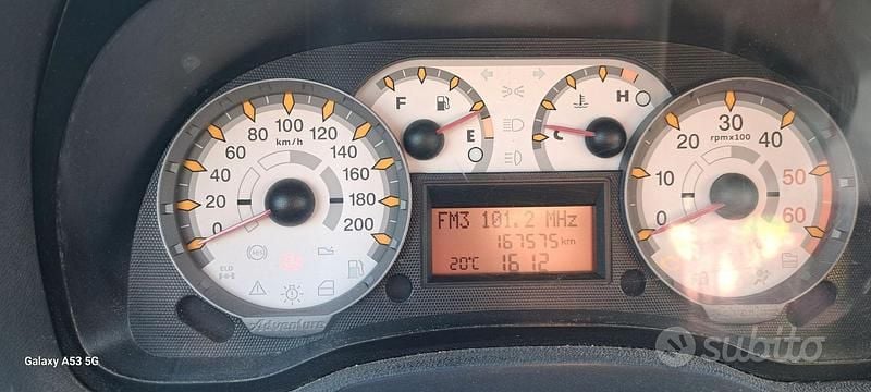 Usata Fiat Strada 95 CV (69 kW) 2013 Rosso Pick-up