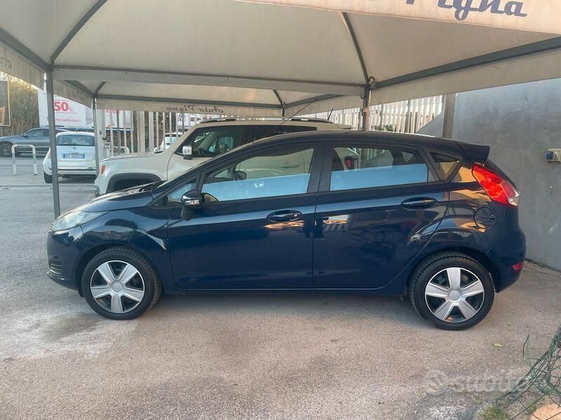 Usata Ford Fiesta Business Edition 95 CV (69 kW) 2015 Blu Utilitaria
