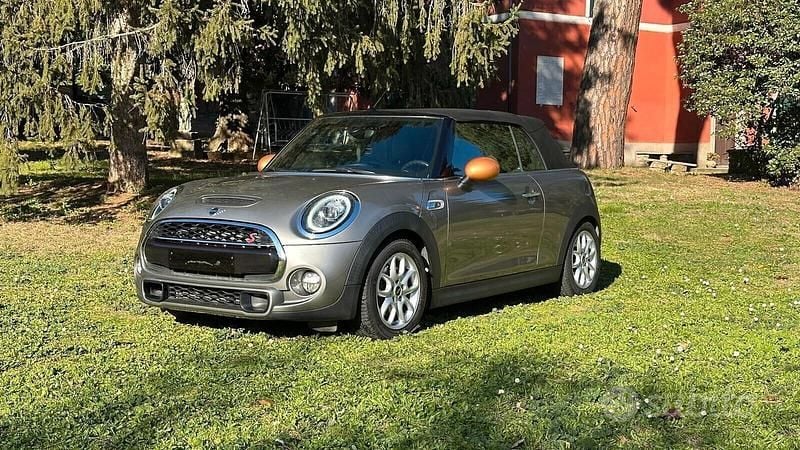 Usata Mini Cooper S Cabriolet 192 CV (141 kW) 2019 Marrone Cabrio