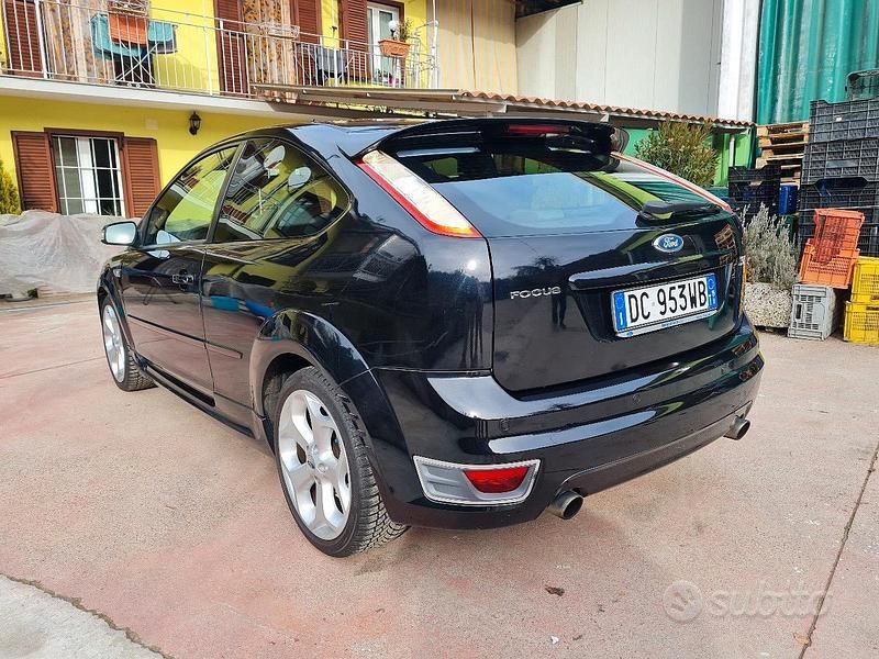 Usata Ford Focus ST 2006 Nero Utilitaria