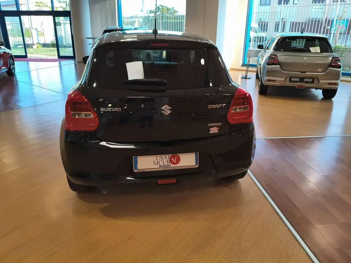 Usata Suzuki Swift 83 CV (61 kW) 2022 Nero Utilitaria