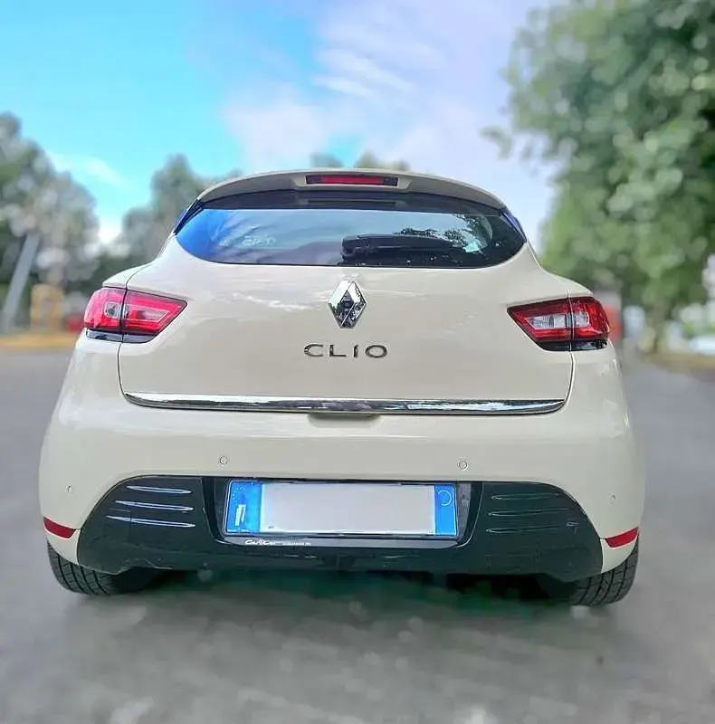 Usata Renault Clio IV 73 CV (53 kW) 2018 Beige Berlina