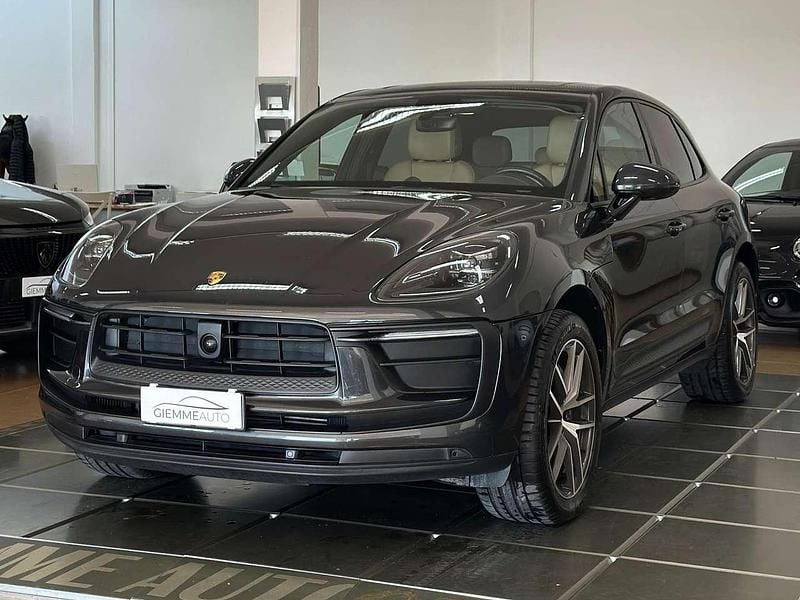 Volcanic grey metallic Usata 2022 Porsche Macan Chrono SUV | 55.900 € (Super prezzo) - Immagine 1/4