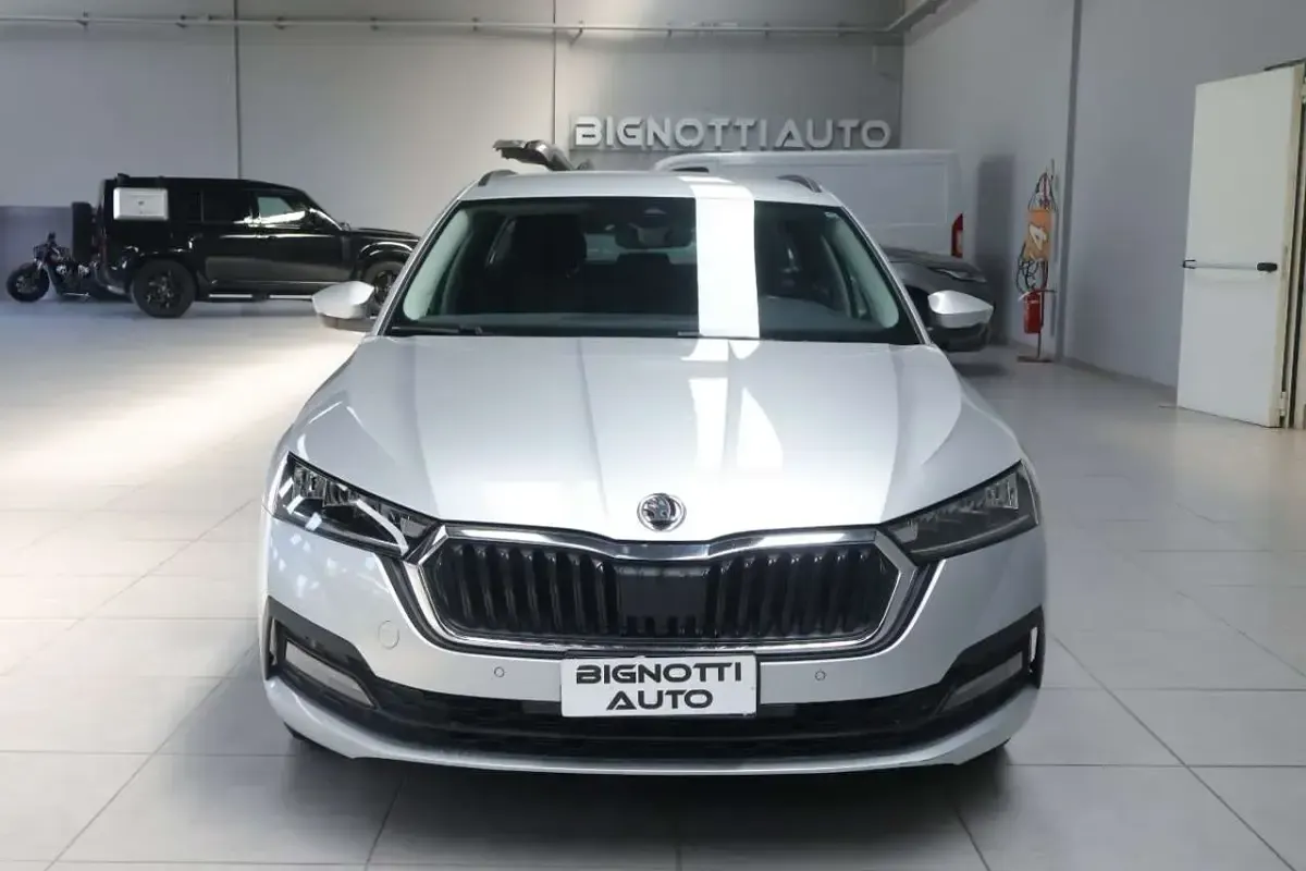 Usata Skoda Octavia Executive 116 CV (85 kW) 2023 Grigio Station wagon