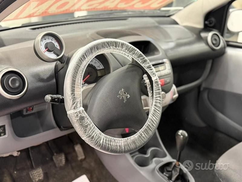 Usata Peugeot 107 68 CV (50 kW) 2006 Grigio Utilitaria