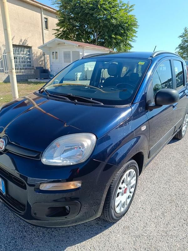 Usata Fiat Panda Lounge 69 CV (50 kW) 2017 Blu Berlina