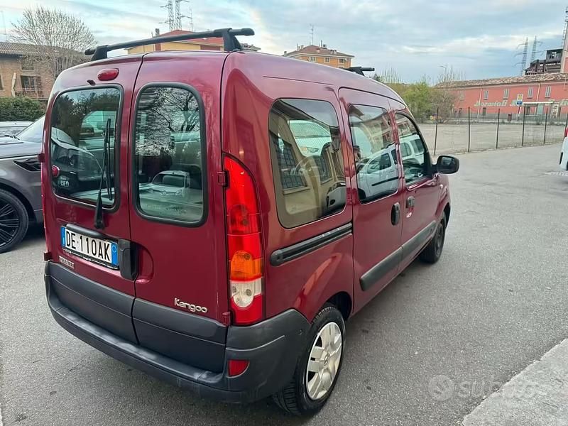 Usata Renault Kangoo Luxe 95 CV (69 kW) 2007 Rosso Monovolume