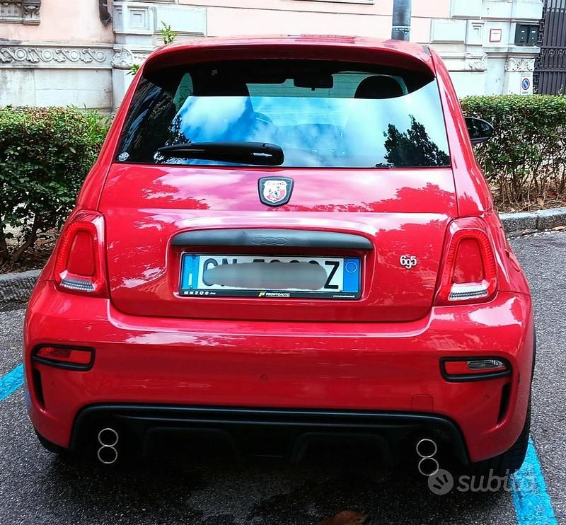 Usata Abarth 695 Turismo 180 CV (132 kW) 2023 Rosso Utilitaria