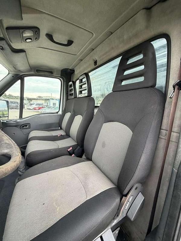 Usata Iveco Daily 86 CV (63 kW) 2001 Bianco Furgone