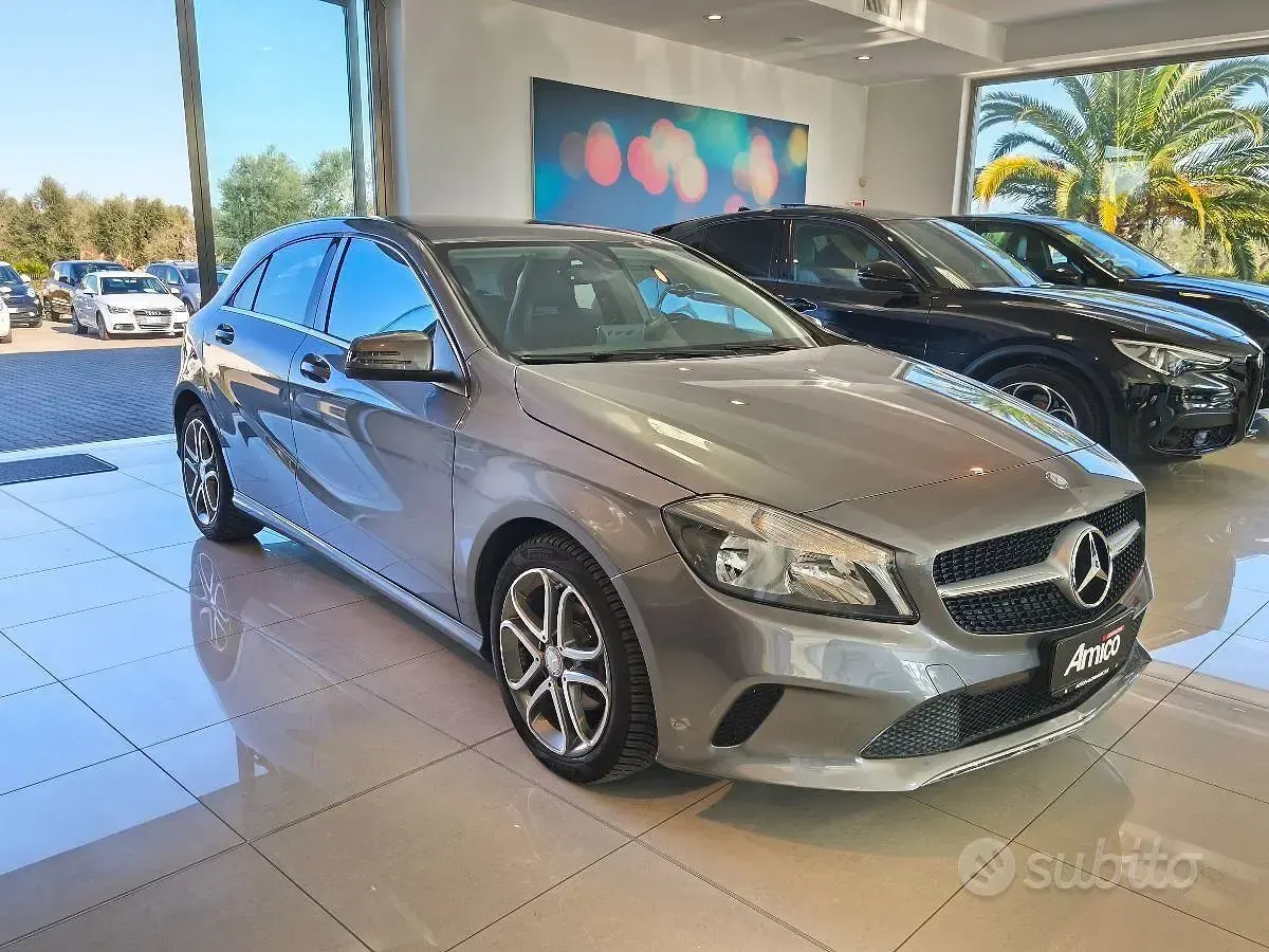 Usata Mercedes 180 109 CV (80 kW) 2015 Grigio Berlina