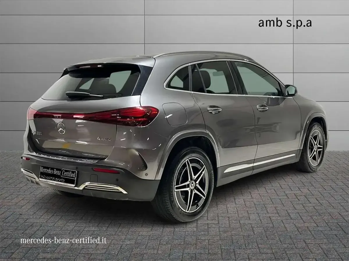 Usata Mercedes EQA300 Advanced Plus 167 kW (228 CV) 2025 Grigio SUV