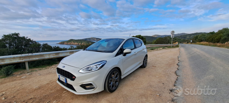 Usato 2021 Ford Fiesta Benzin (160.000 €)