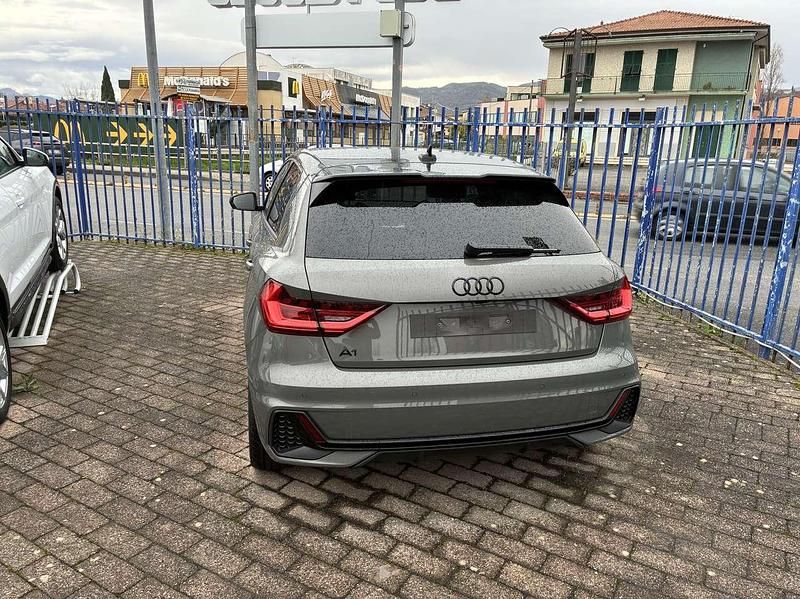 Scuro Nuova 2025 Audi A1 Sportback Due volumi | 35.500 € (Molto cara) - Immagine 1/4