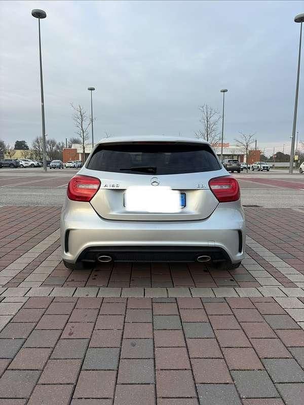 Usata Mercedes A180 Premium 109 CV (80 kW) 2015 Berlina