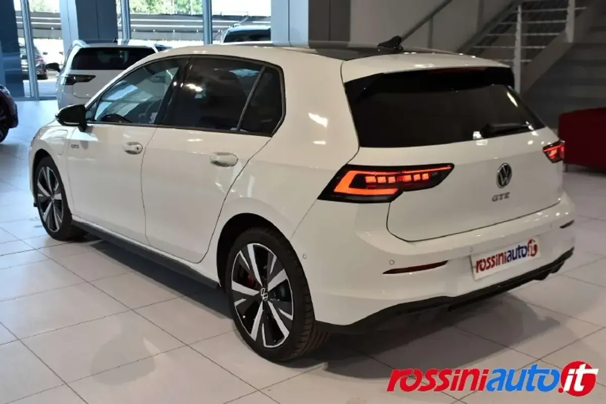 Usata VW Golf VIII Style 272 CV (200 kW) 2025 Pure white tetto nero Berlina