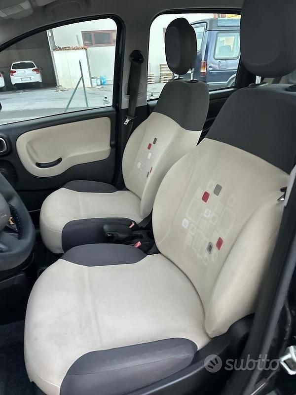 Usata Fiat Panda Lounge 69 CV (50 kW) 2013 Nero Utilitaria