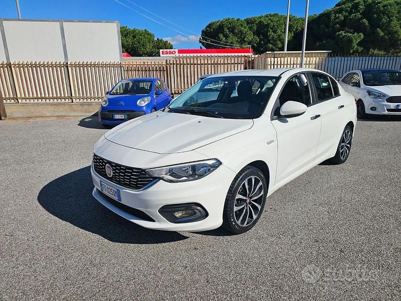 Bianco Usata 2017 Fiat Tipo Easy Tre volumi | 9500 € (Cara) - Immagine 1/4