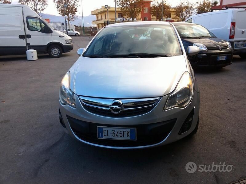 Argento Usata 2012 Opel Corsa Due volumi | 3700 € (Buon prezzo) - Immagine 1/4